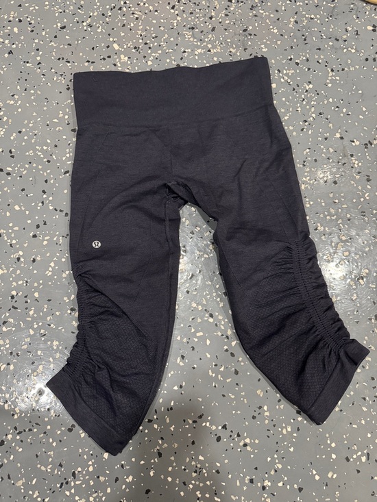 lululemon athletica Pants - lululemon athletica navy Cropped Ruched Capri Leggings